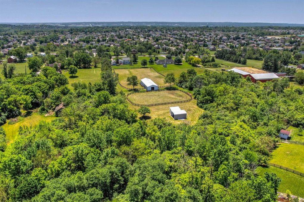 5 Acre Hobby Horse Farm in Fairfield Township Hamilton