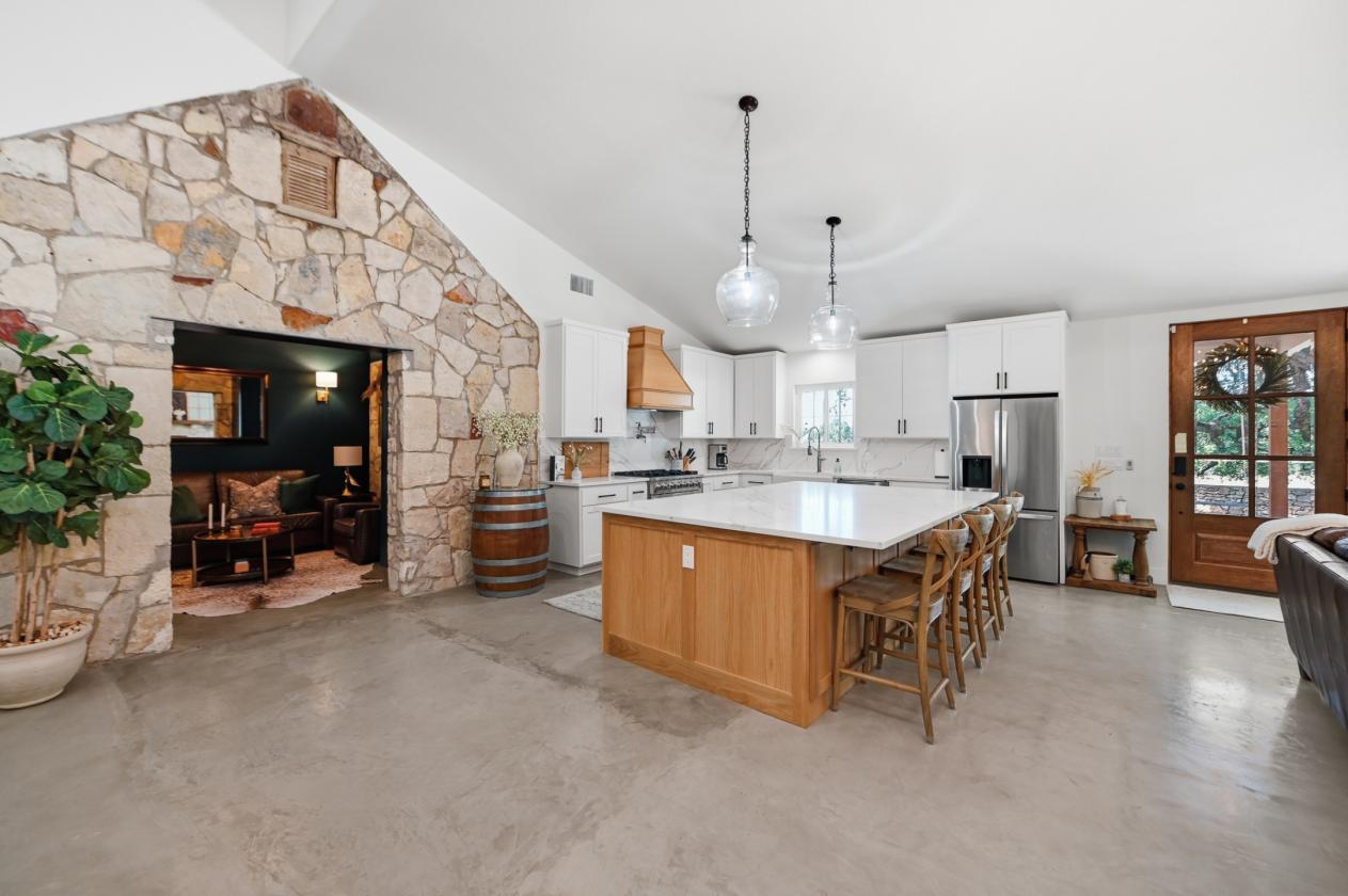 Home-Business! Hill Country Horse Home 5.79 Acres - photo 6