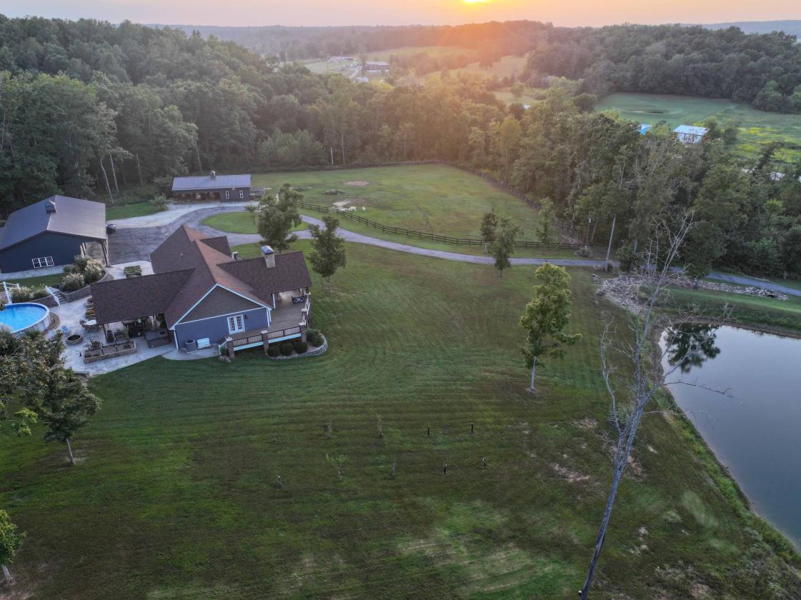 31 Acres, 5-Stall Barn & Luxury Home - photo 1