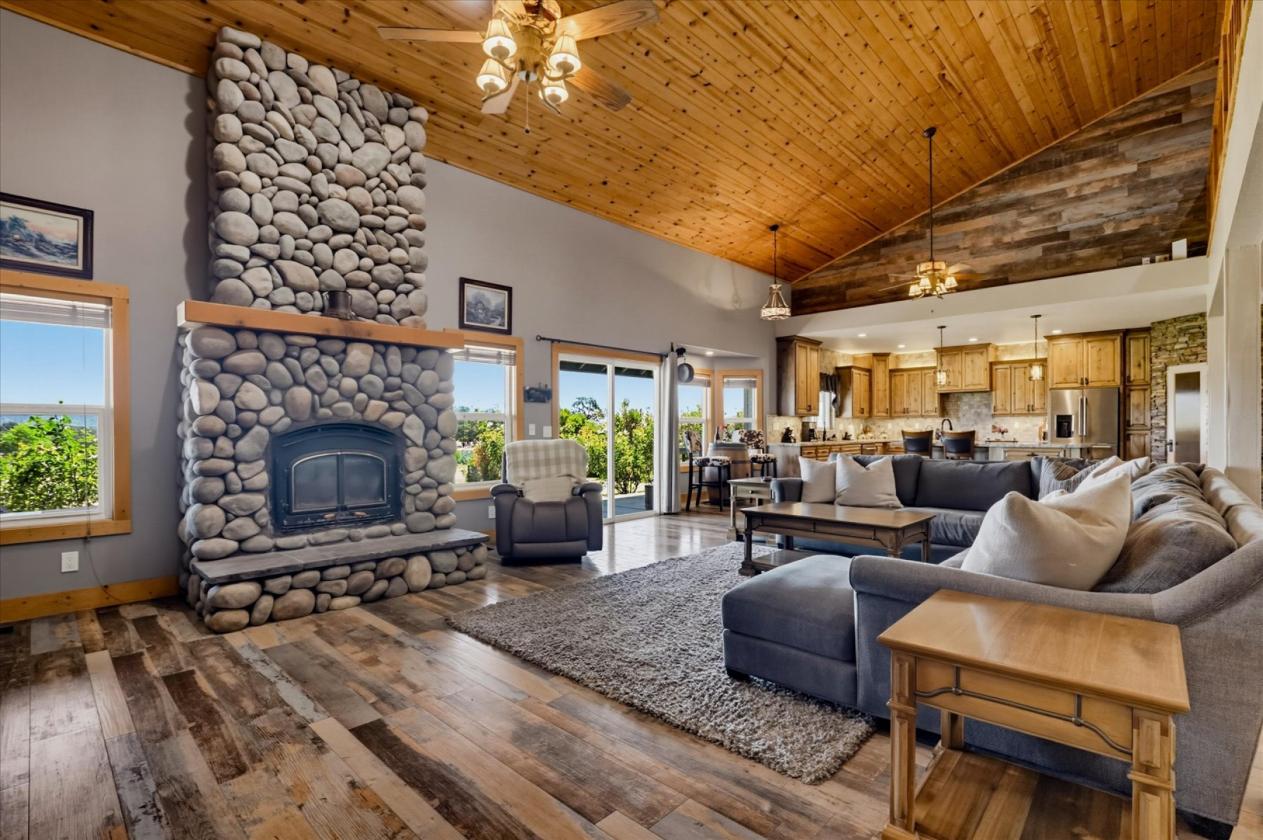 Premier 20-Acre Equestrian Estate - photo 2