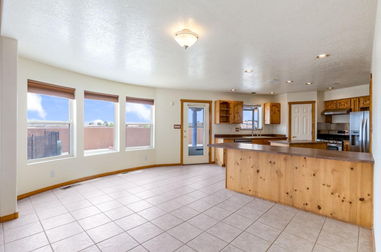 Horse property with gorgeous views - photo 6