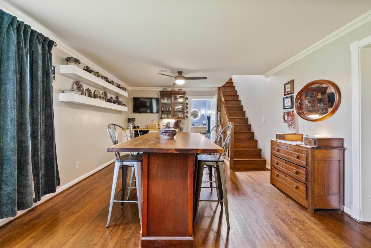 Beautiful Restored Farm House & The Perfect Land - photo 9