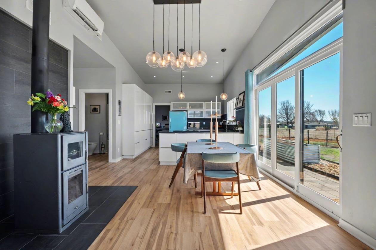 17 ac Contemporary Home w Solar Ready for Horses! - photo 5