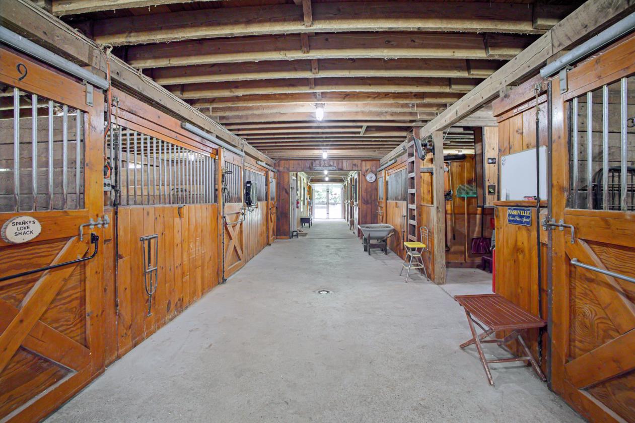 13.5-Acre Equestrian Farm with 12-Stall Barn - photo 21