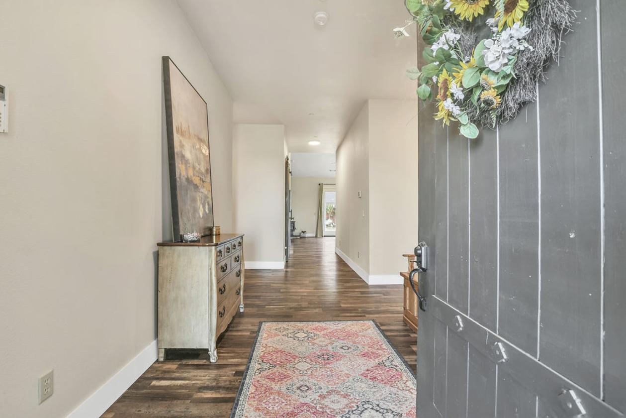 Newer custom single-story home - photo 2