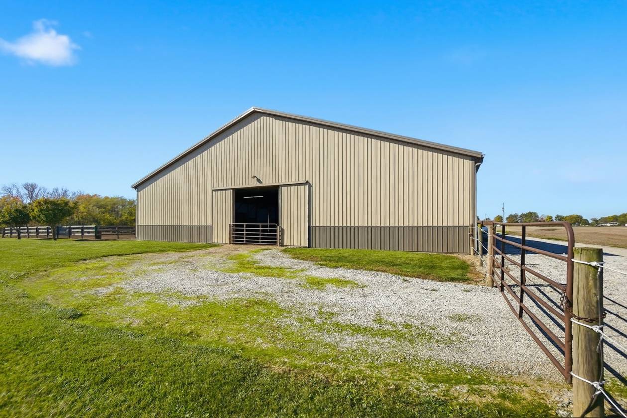 Professional Equestrian Facility on 17 acres - photo 15