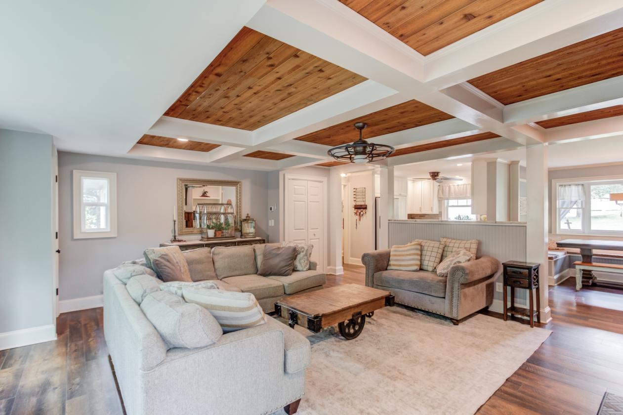 Exceptional 6.55-Acre Equestrian & Event Estate - photo 6