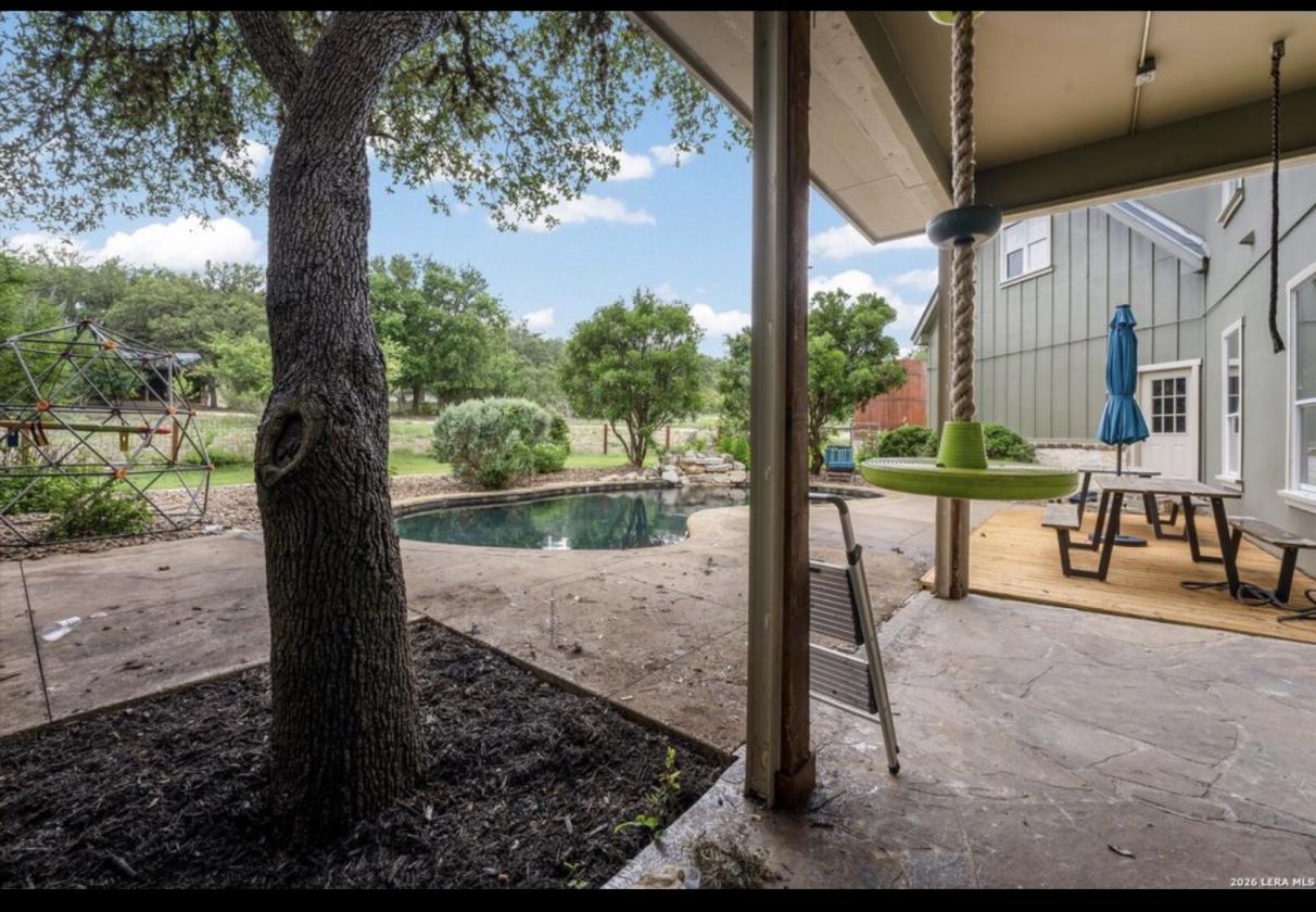 Texas Hill Country Estate | Barn & Riding Trails - photo 24