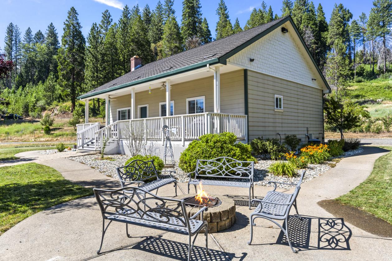 Beautiful Apple Hill Property - photo 8