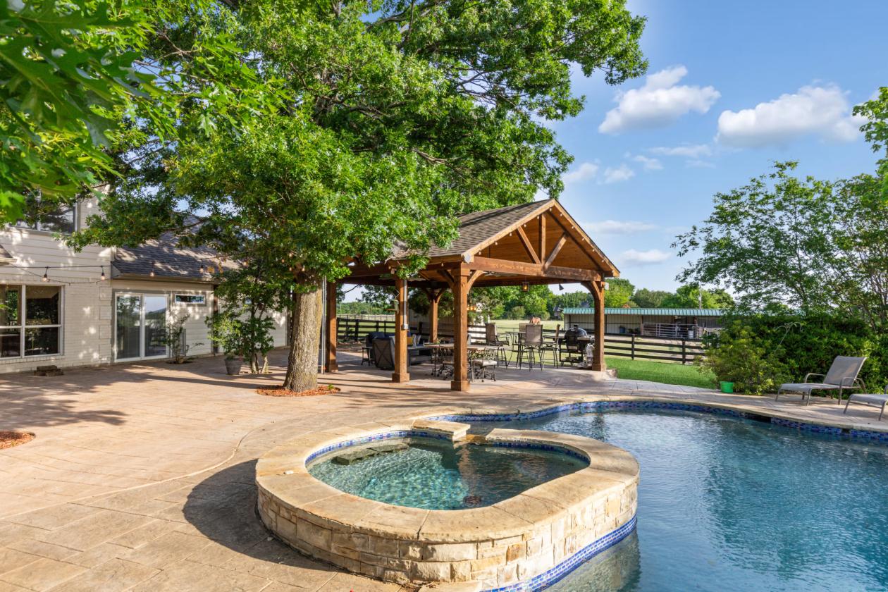 Stunning Equestrian Estate on 16 Beautiful Acres - photo 21