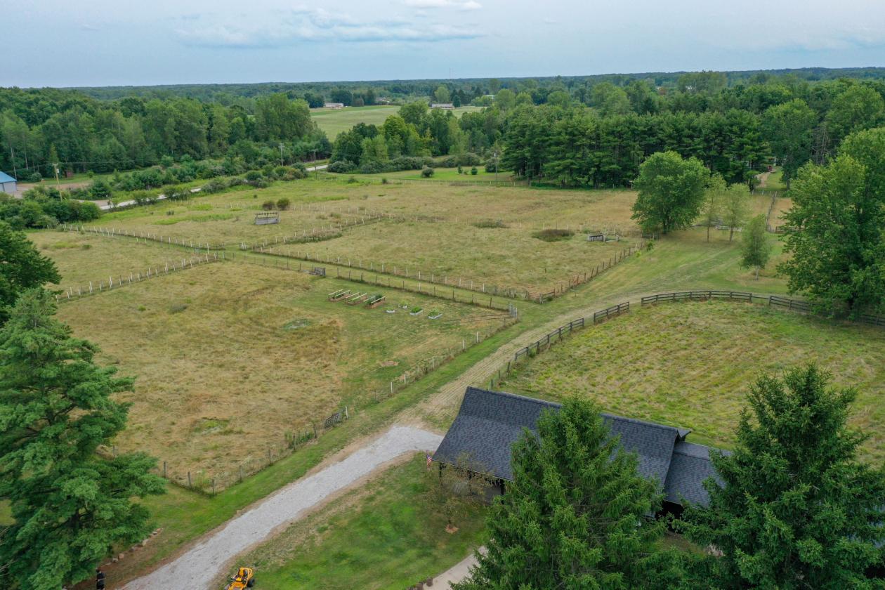 Gorgeous equestrian estate on 34.5 acres - photo 23