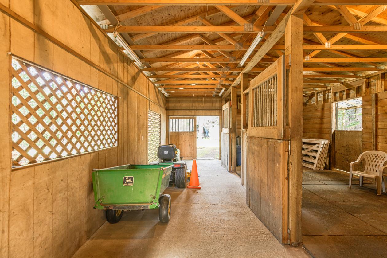 Salt Spring Island Hobby Farm Perfect for Horses!! - photo 13