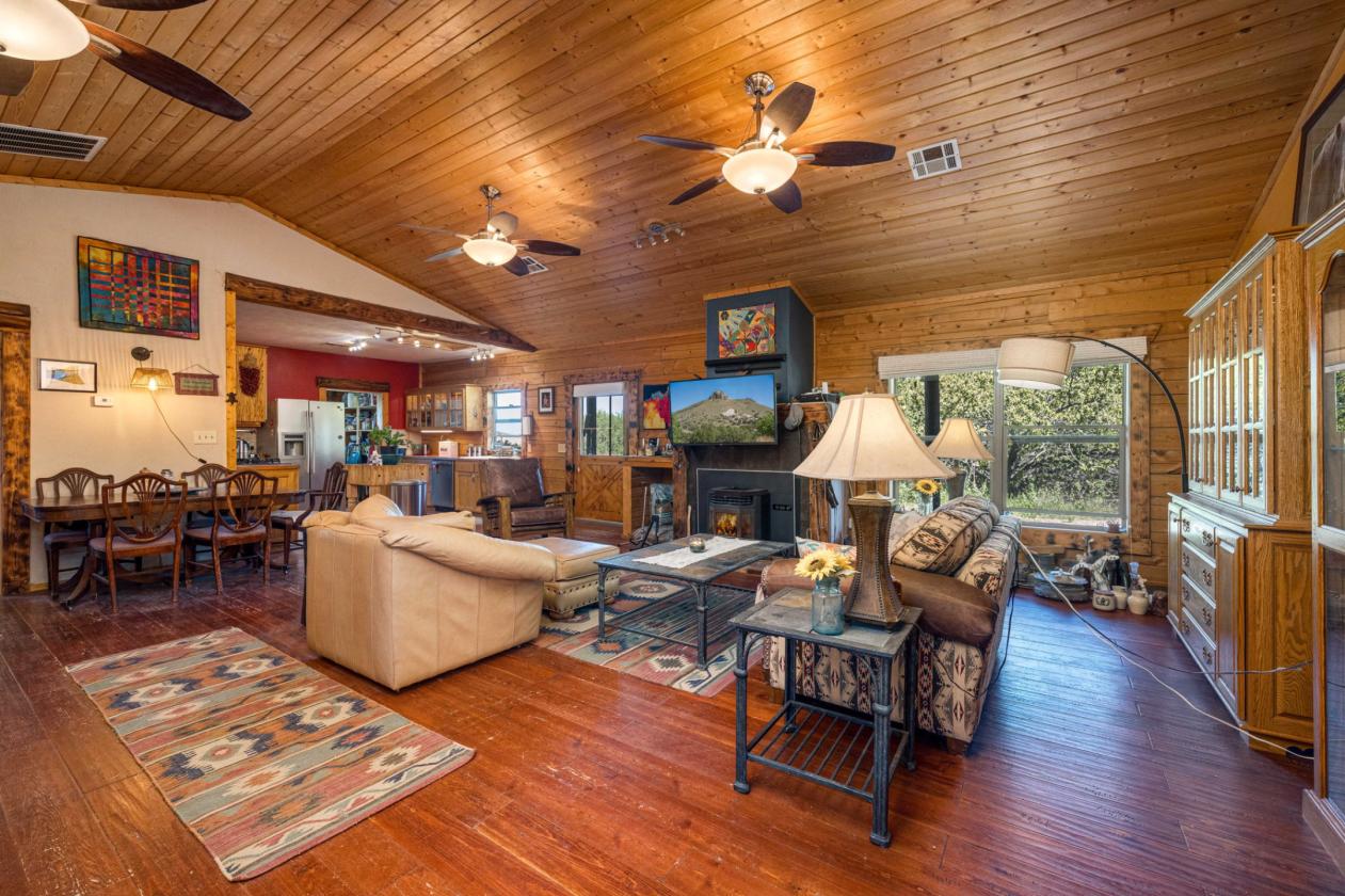 Beautiful Cabin with Horse Facilities - photo 5