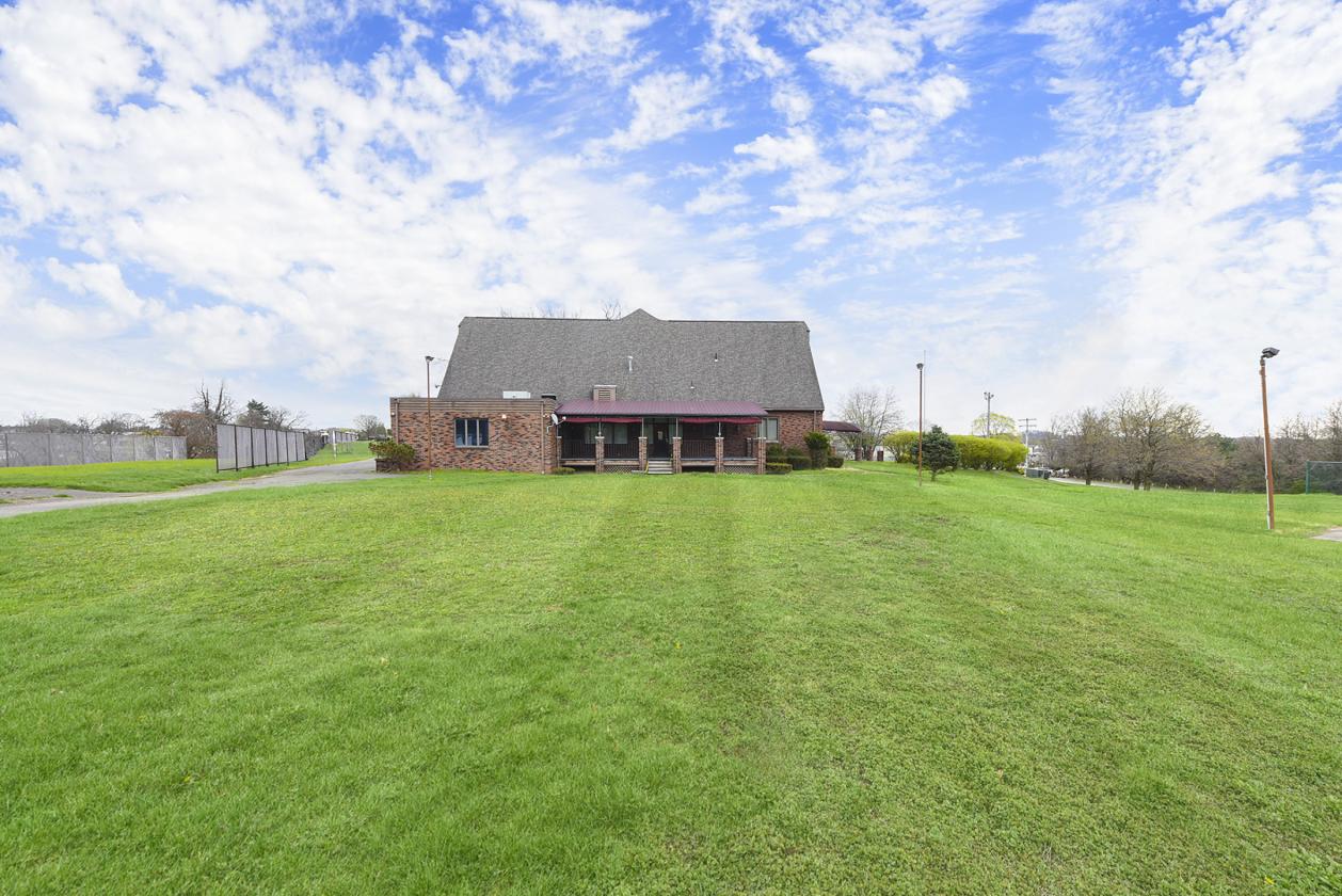 86 acres,  English Estate, Former Golf Course - photo 4
