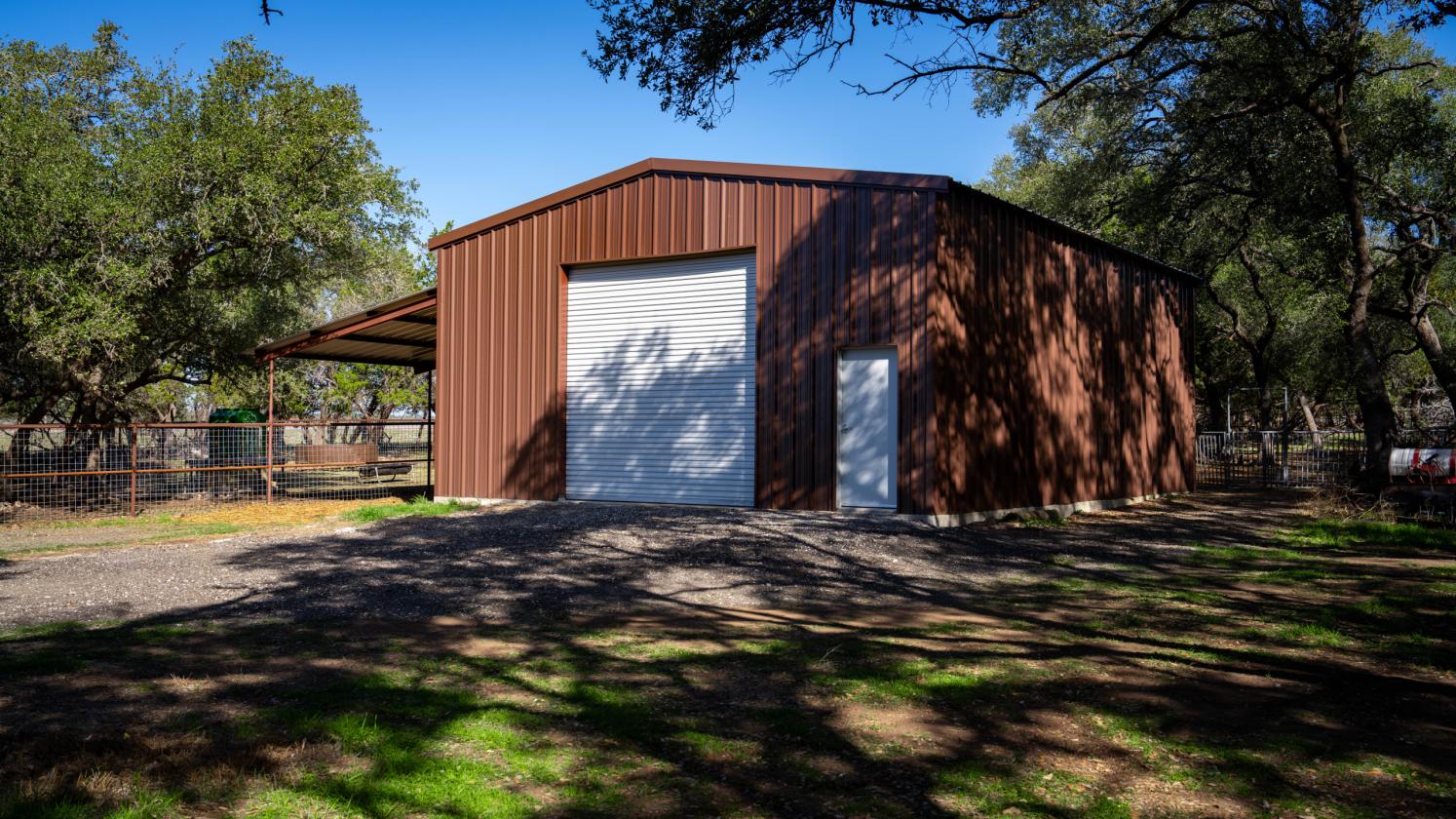 19.99 Acres With 2 Homes, Ideally Fenced - photo 3