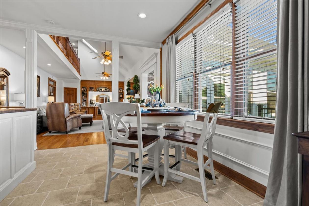 Remarkable 20-Acre Private Estate - photo 14