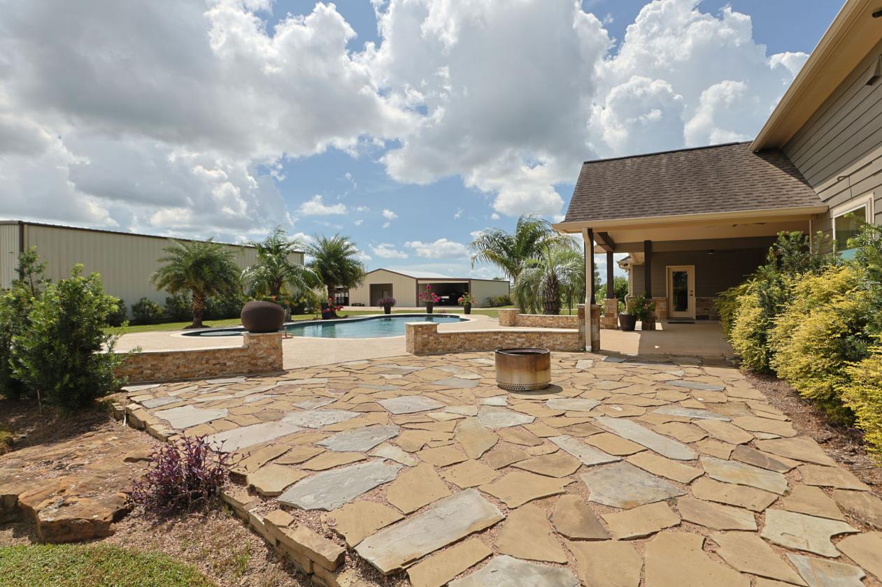 Exceptional Private Acreage Estate - photo 8