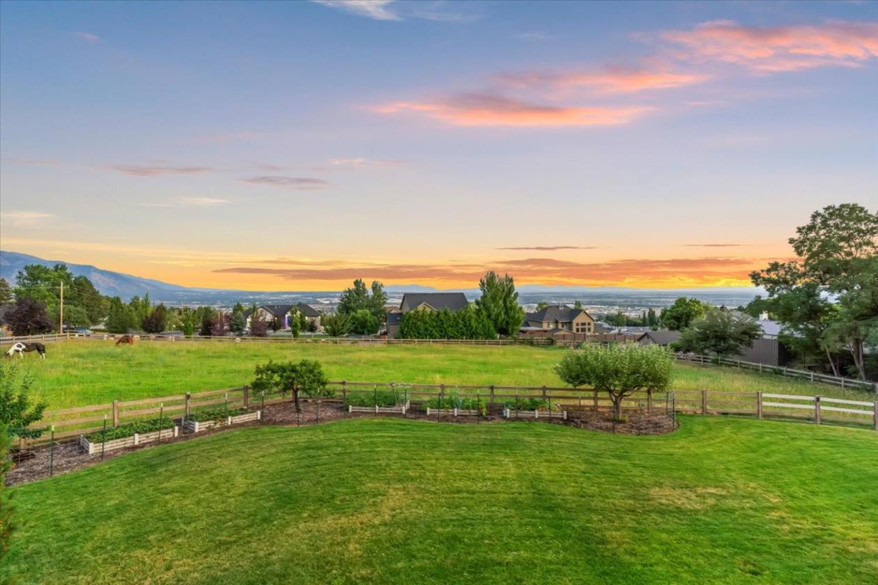 EQUESTRIAN DREAM AND LUXURY LIVING IN ONE - photo 12