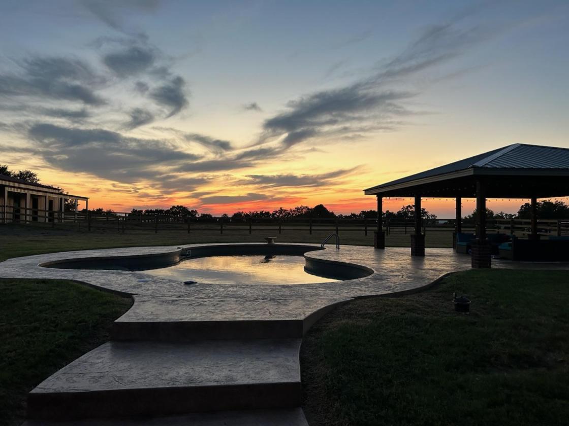 21 acre +/- HOBBY HORSE RANCH w/ ARENA AND POOL - photo 19