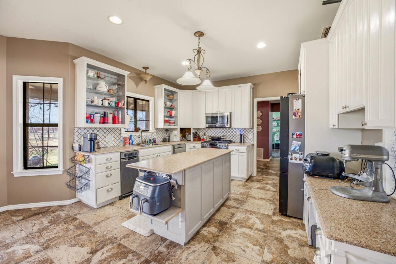Exceptional Income Potential on 13.75 Pristine Acres - photo 5