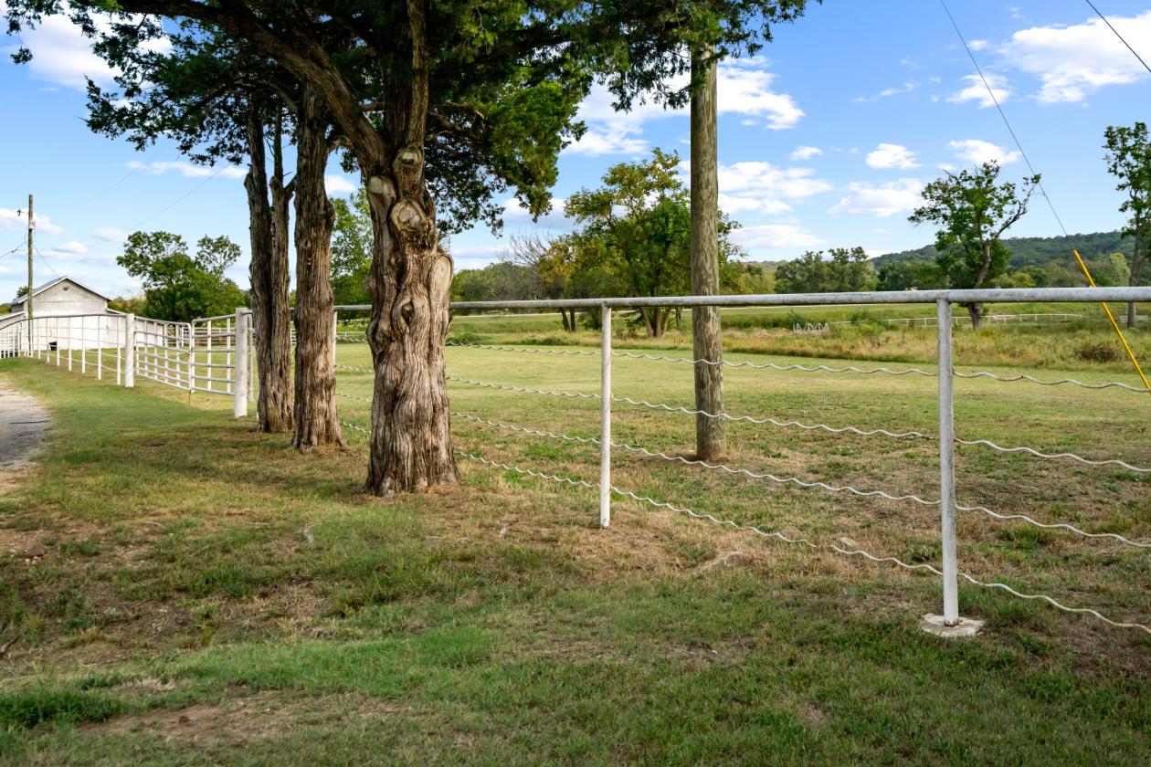 Horse Property on 10 Acres - photo 23