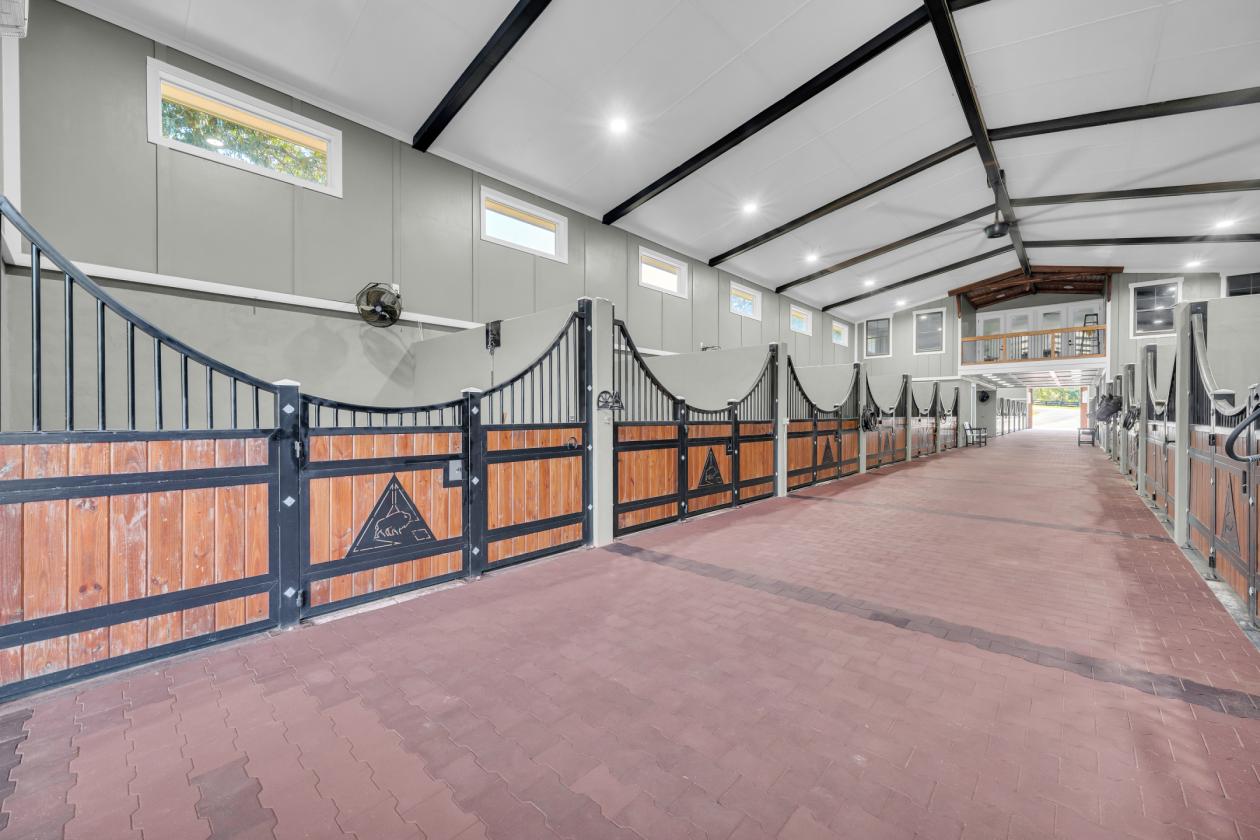 Luxury 79-Acre Horse Farm with 24-Stall Barn - photo 18