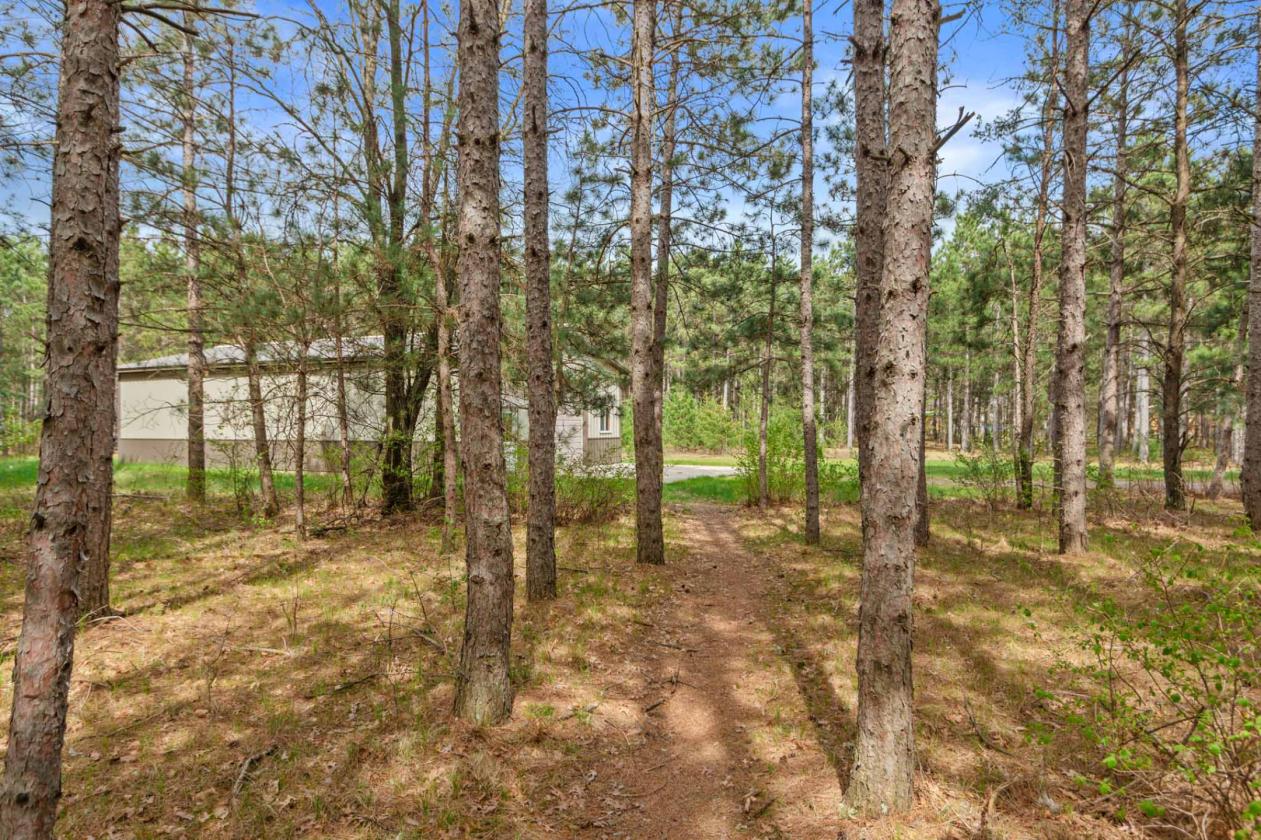 Classic log home on 23 gorgeous wooded acres! - photo 19