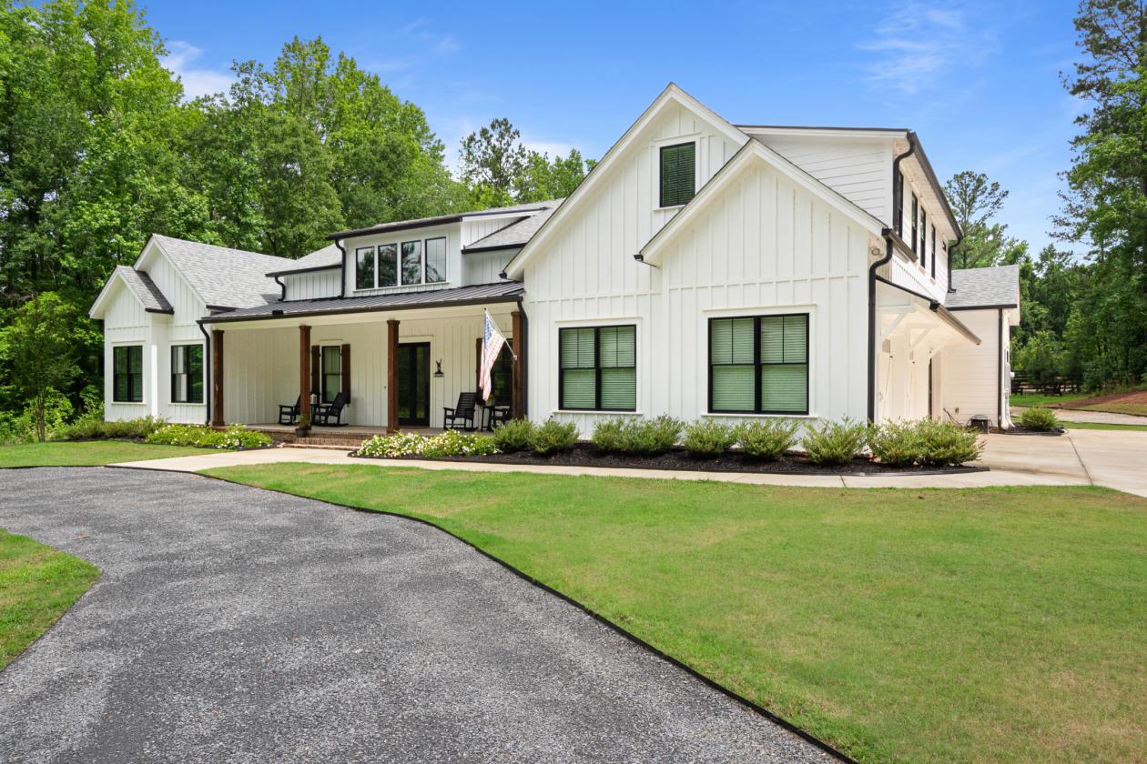 Blalock Lakes' Premier Equestrian Estate - photo 2