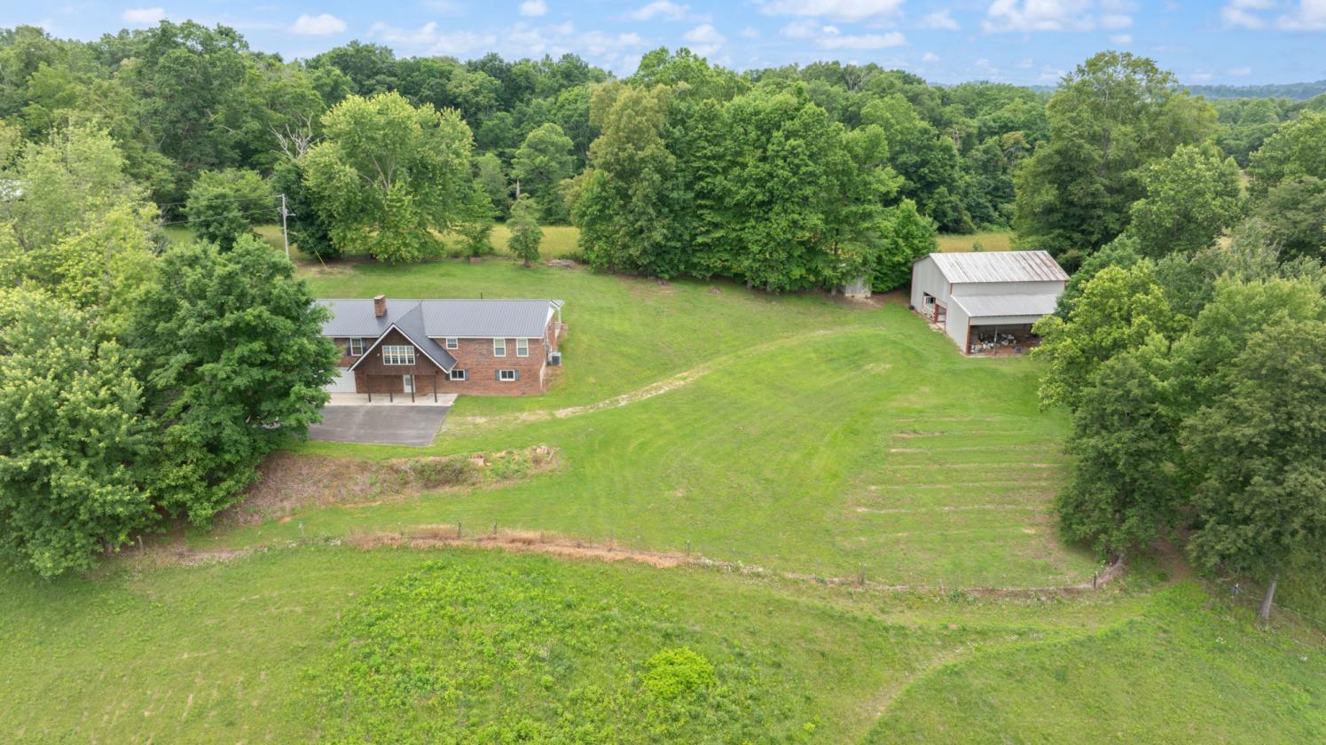BEAUTIFUL LAKE CUMBERLAND AREA FARM - photo 4