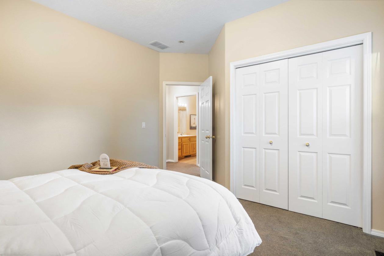 Equestrian Paradise featuring indoor riding arena - photo 22