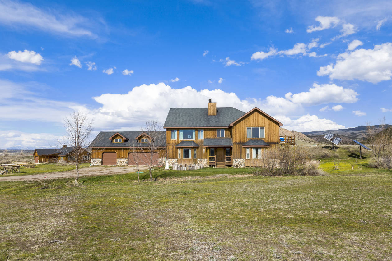 Independently Powered 10 Acre Horse Property With Home & Guest