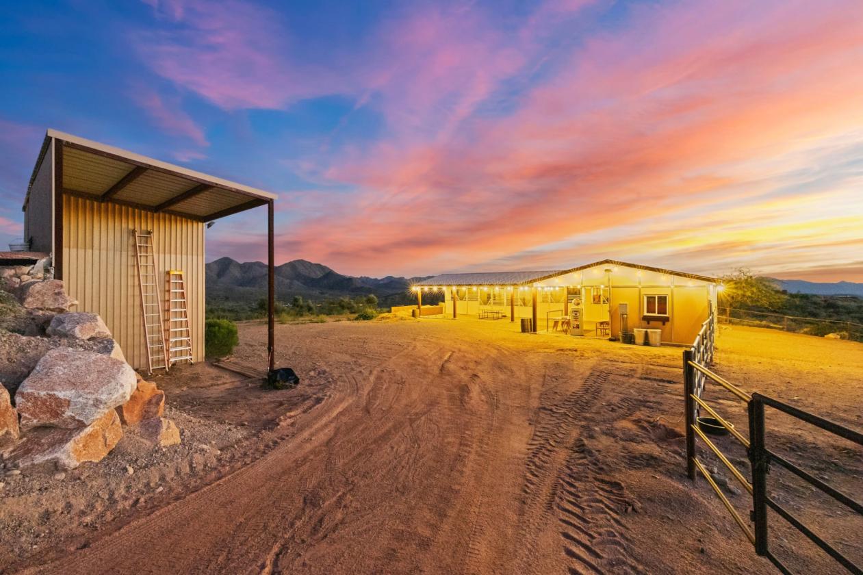 Paradise on Hummingbird Hill: Goldfield Ranch - photo 13