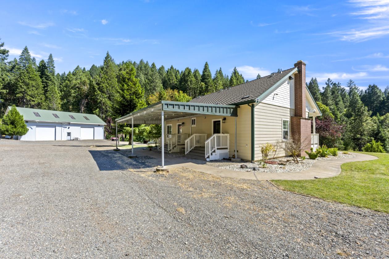 Beautiful Apple Hill Property - photo 14