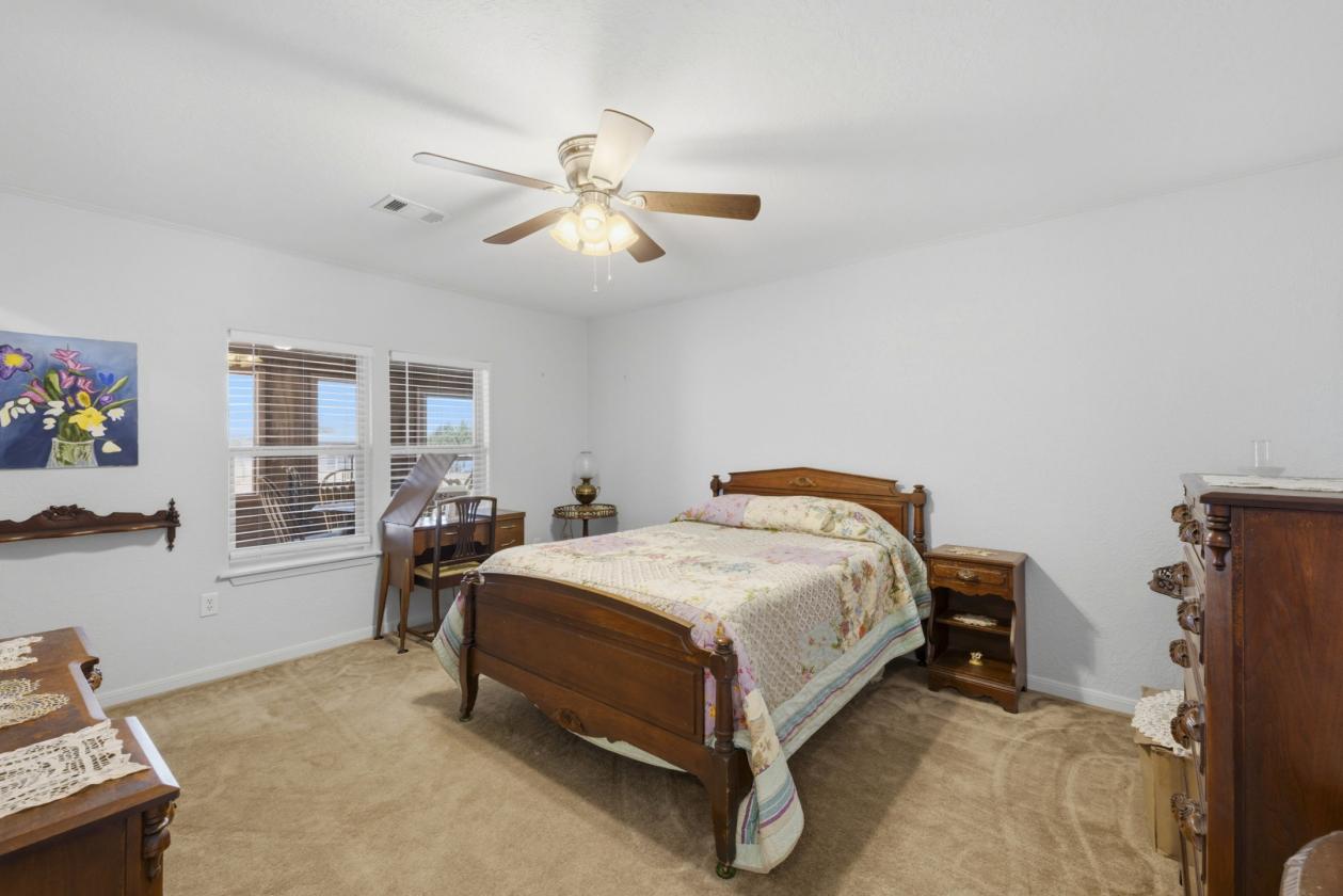 Immaculately Maintained Homestead - photo 14