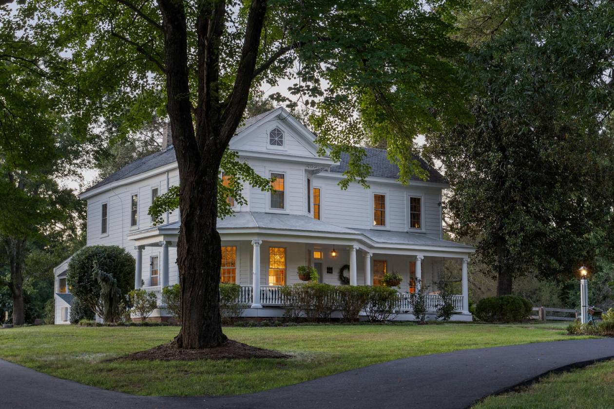 Horse Property for sale.