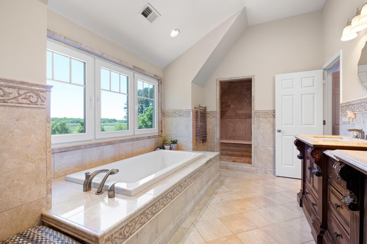 Barn Luxury Reimagined on 4.64 acres - photo 29