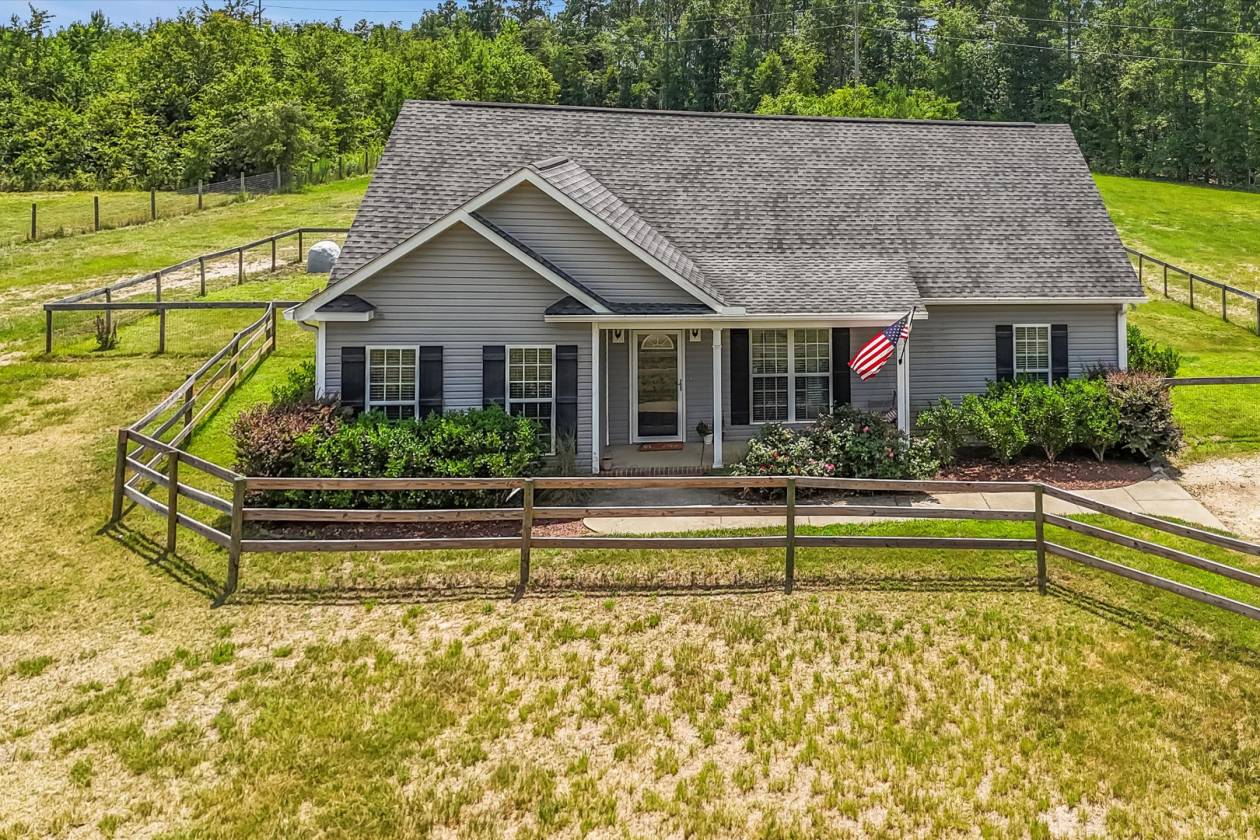 Horse Property for sale.