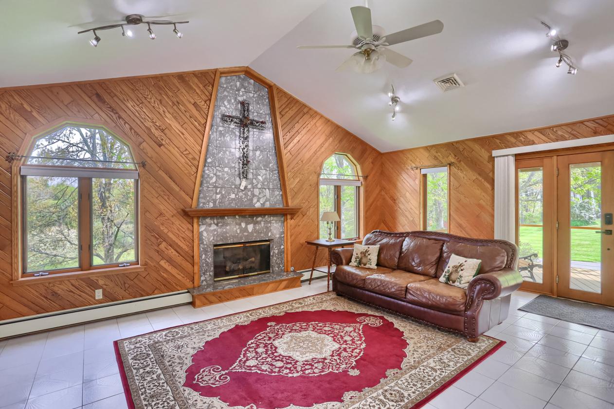 Custom home with endless opportunities! - photo 10