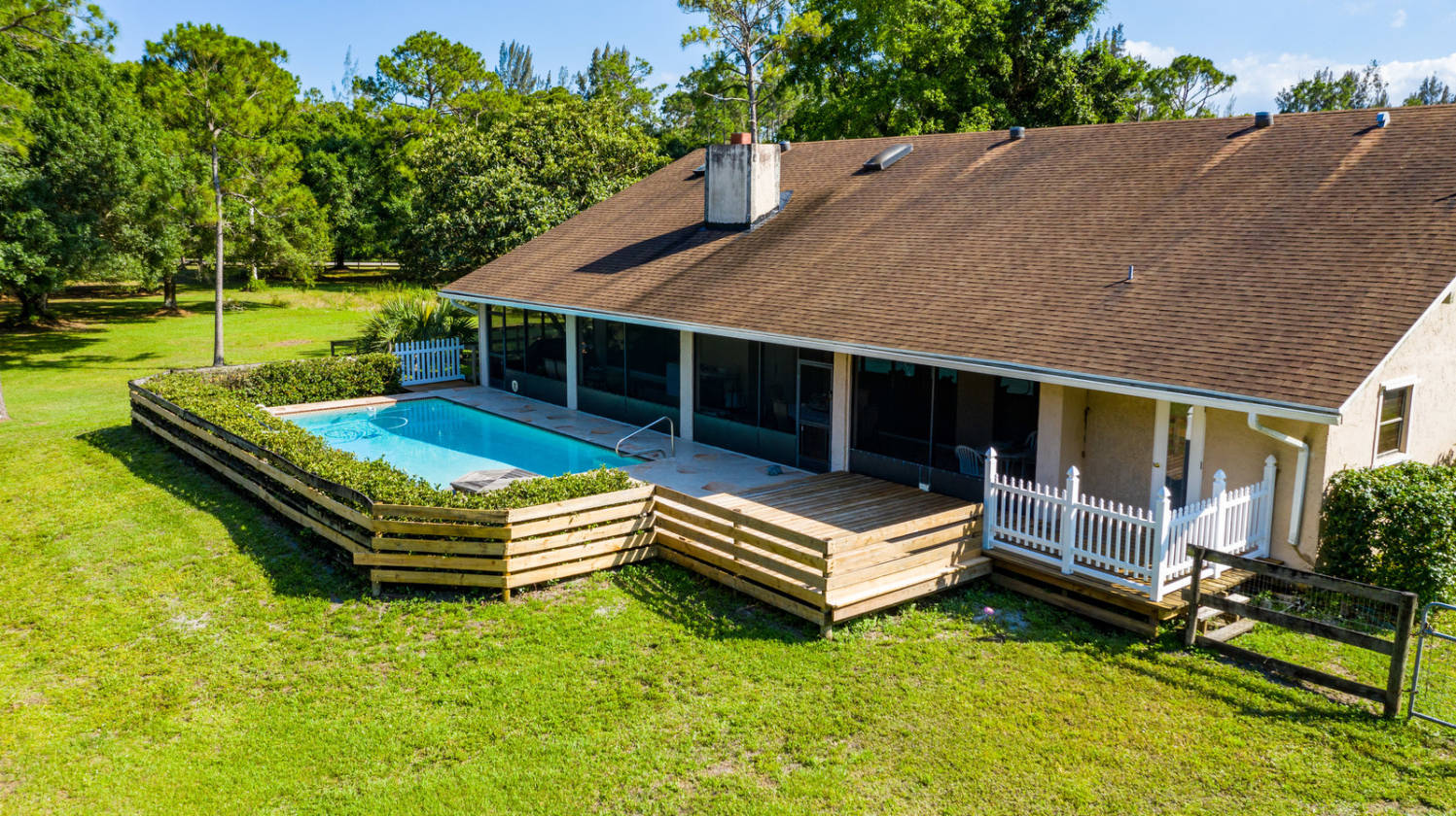 8+ ACRES CBS POOL HOME & BARN Loxahatchee, Palm Beach County, Florida