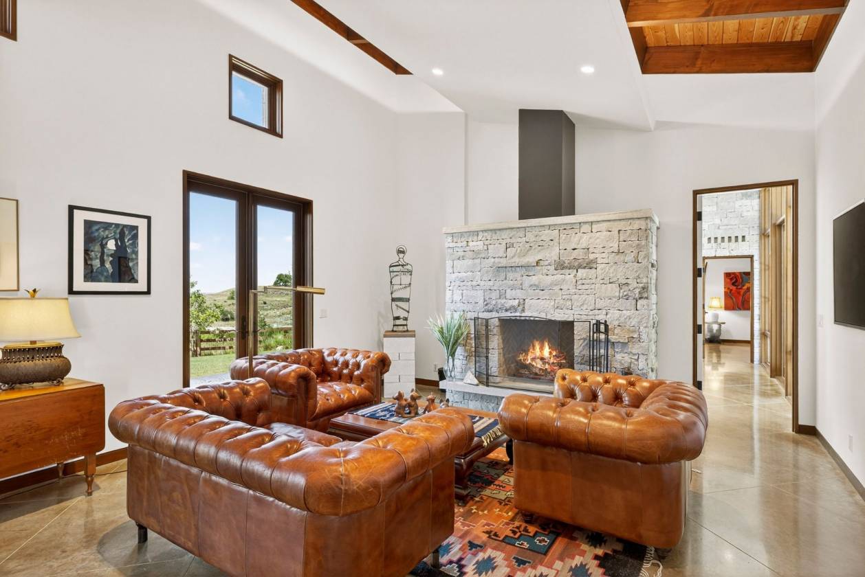 Modern Hill Country Estate with Panoramic Views - photo 8