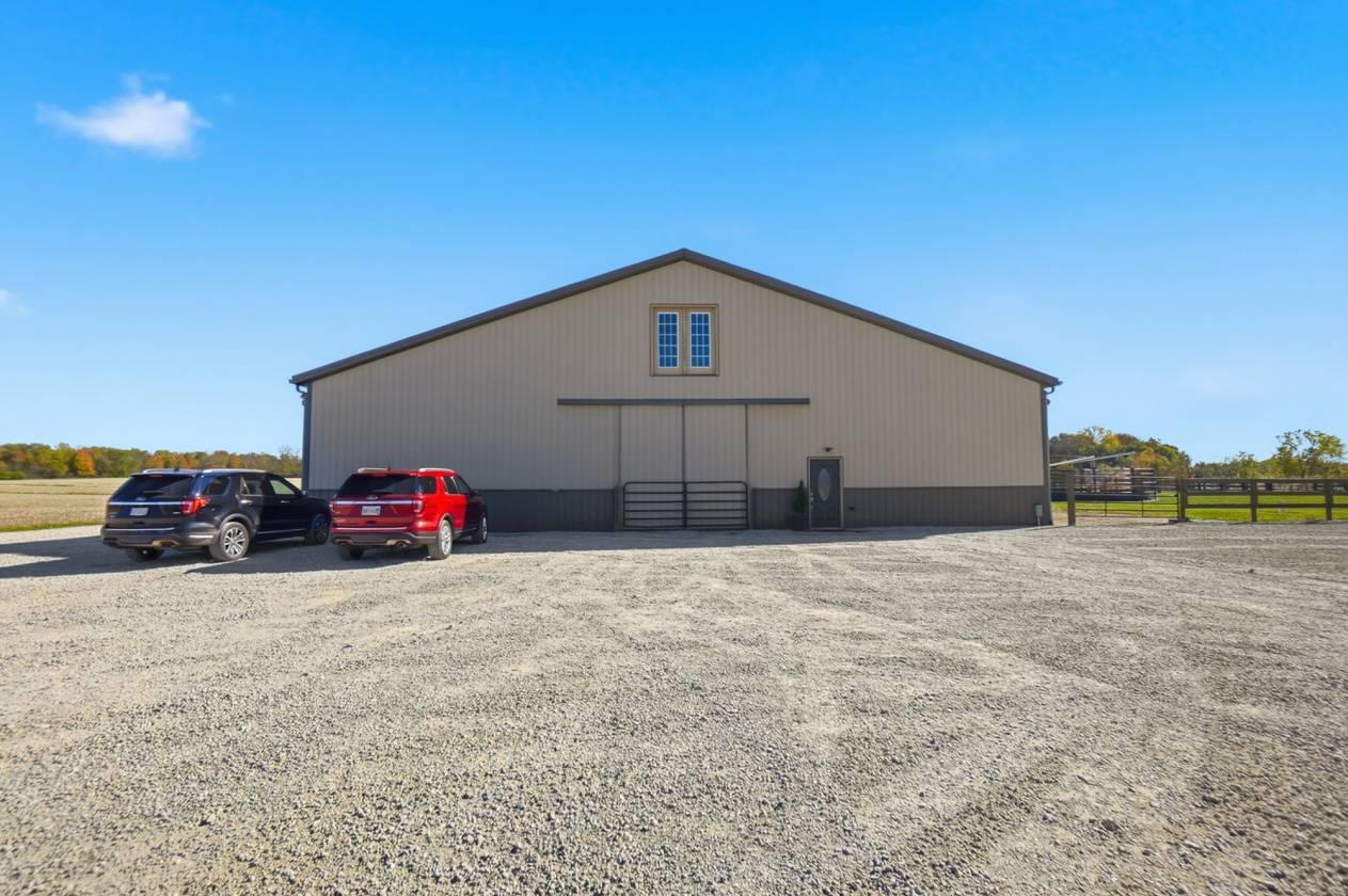 Professional Equestrian Facility on 17 acres - photo 6