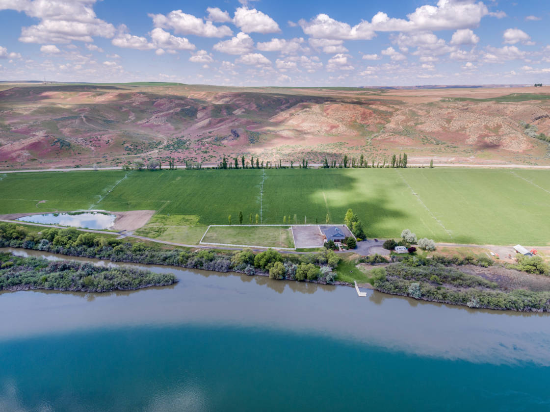 Lovely 67+/ acre Hagerman Valley farm with a 1/2 mile... Hagerman