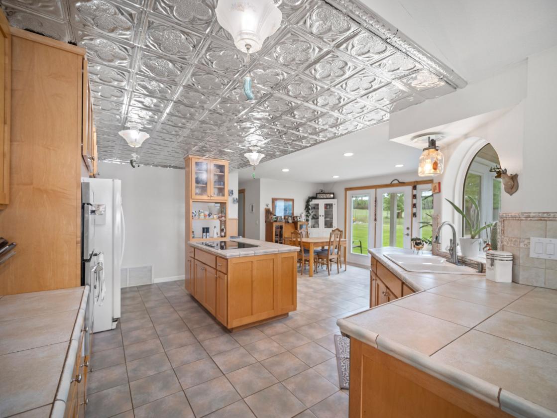 Home-Bardominium-4.85 Acres! - photo 6