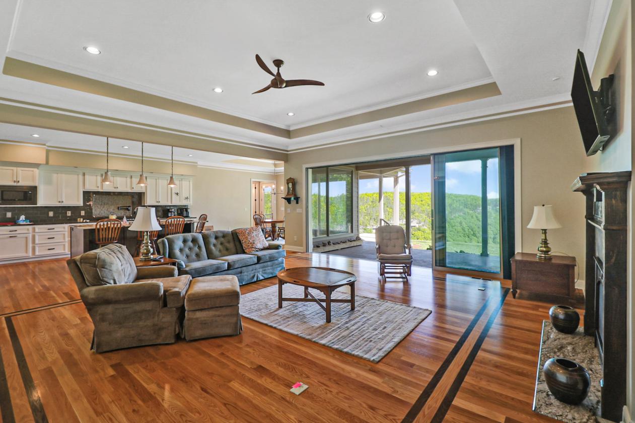 Luxury living meets sweeping, unforgettable views - photo 13