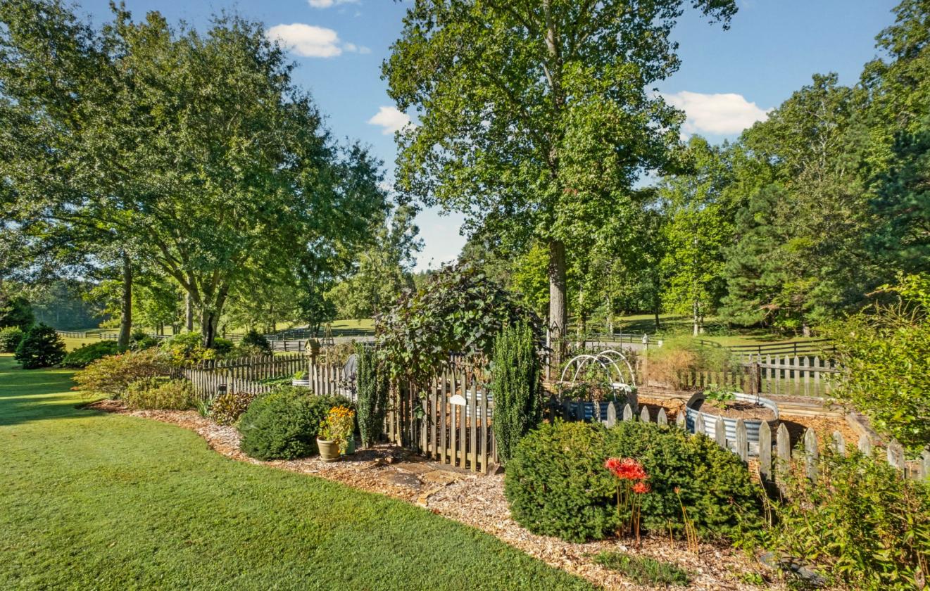 Equestrian Country Estate/ Private Lake/ 53 acres - photo 27