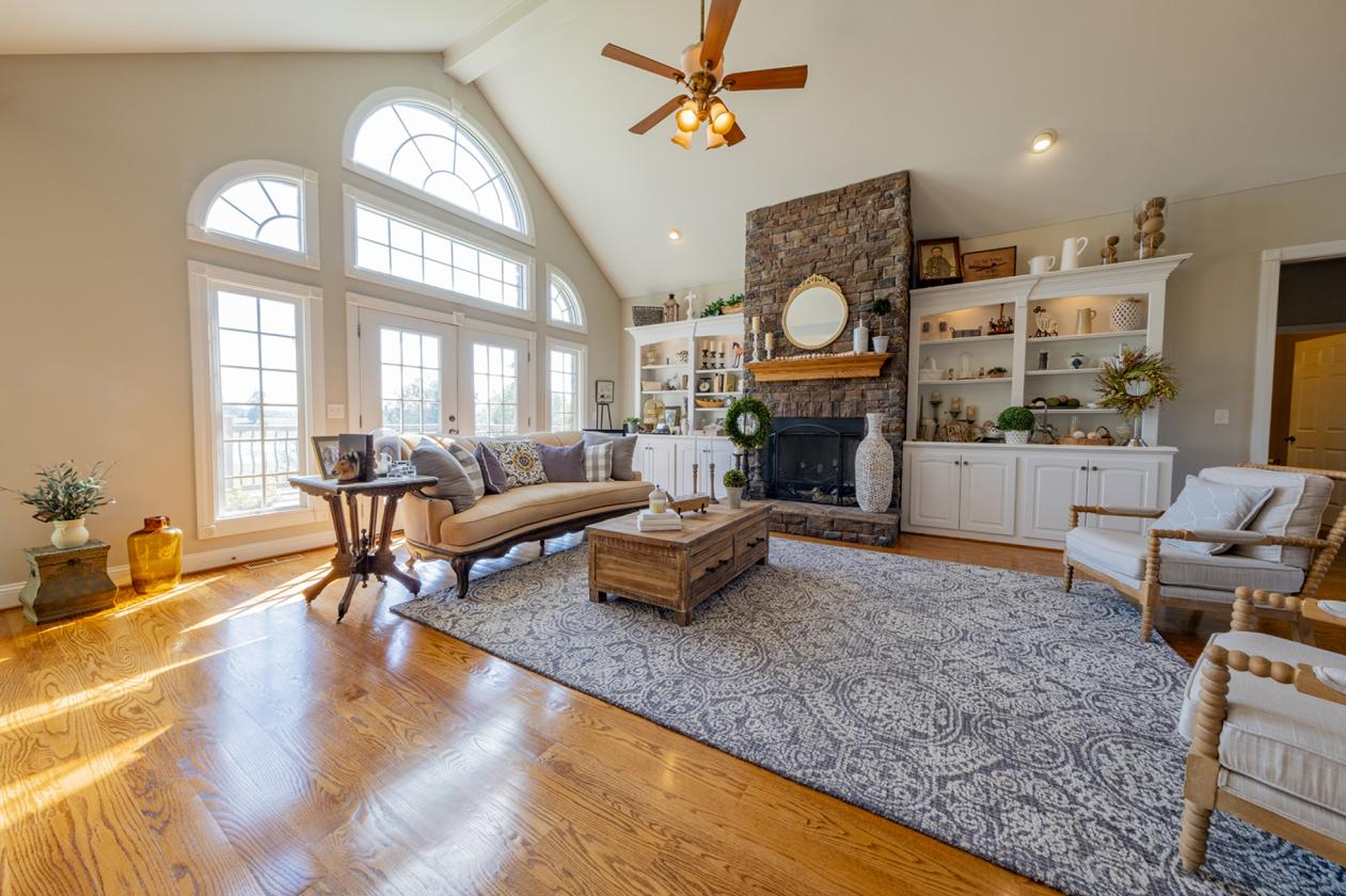 LUXURY HOME IN AMAZING EQUESTRIAN COMMUNITY - photo 10
