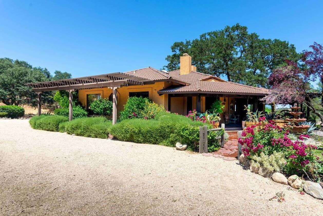 Beautiful Horse Ranch + Vacation Rentals Paso Robles, San Luis Obispo