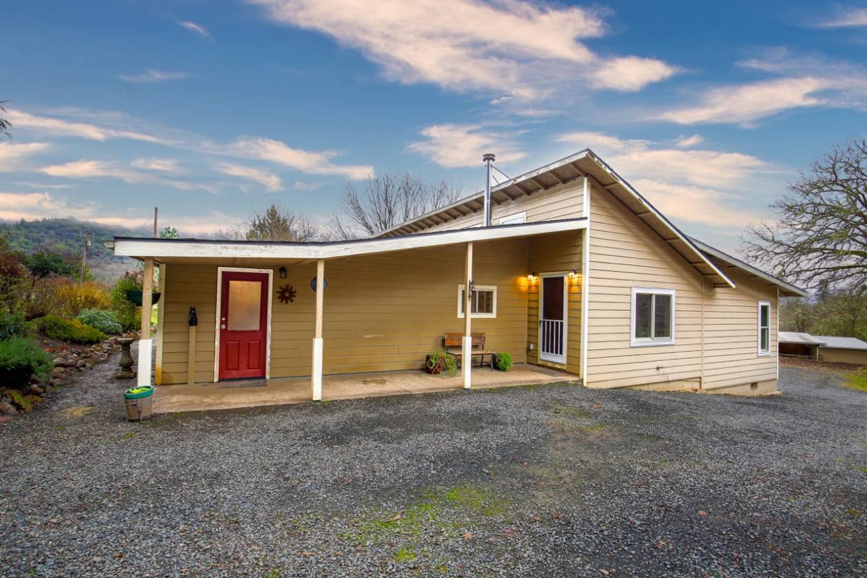 Horse Property For sale in Grants Pass Josephine County, Josephine