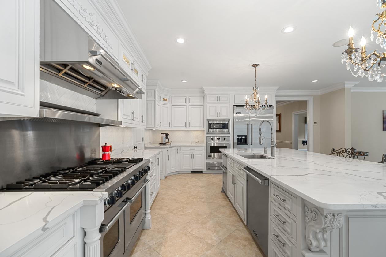 Elegant North Salem Horse Country Estate - photo 9
