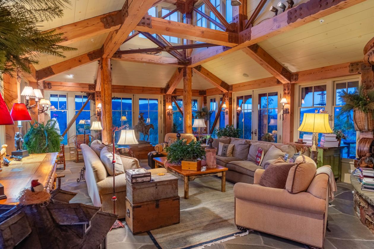 Quintessential Mountain Retreat - photo 4
